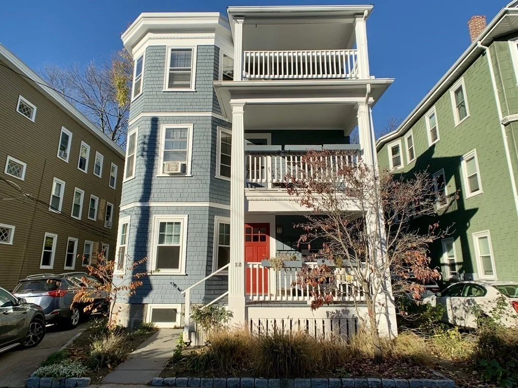 2 bed, 1 bath apartment for rent at 12 Rosemary St Unit 1, Jamaica Plain — photo 1 of 17