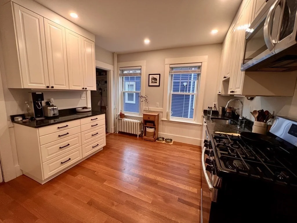 2 bed, 1 bath apartment for rent at 12 Rosemary St Unit 1, Jamaica Plain — photo 12 of 17