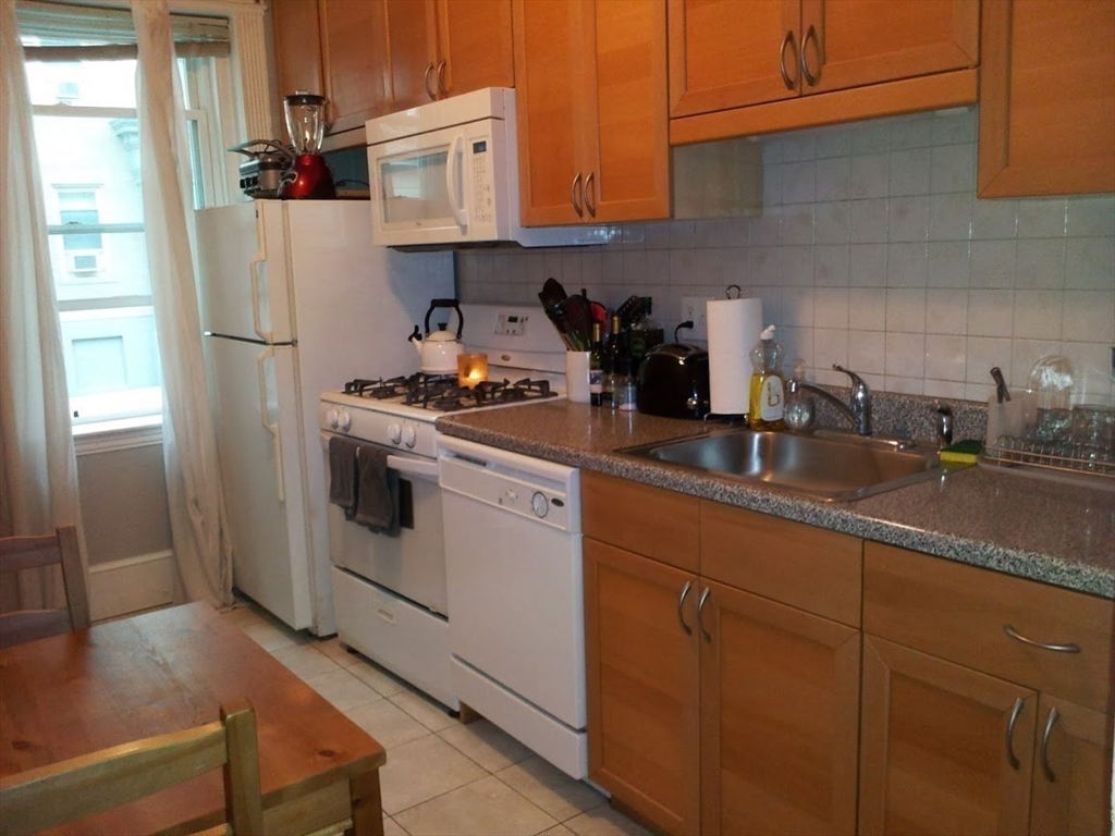 1 bed, 1 bath apartment for rent at 12 Royce Rd Unit 1, Brighton — photo 7 of 15