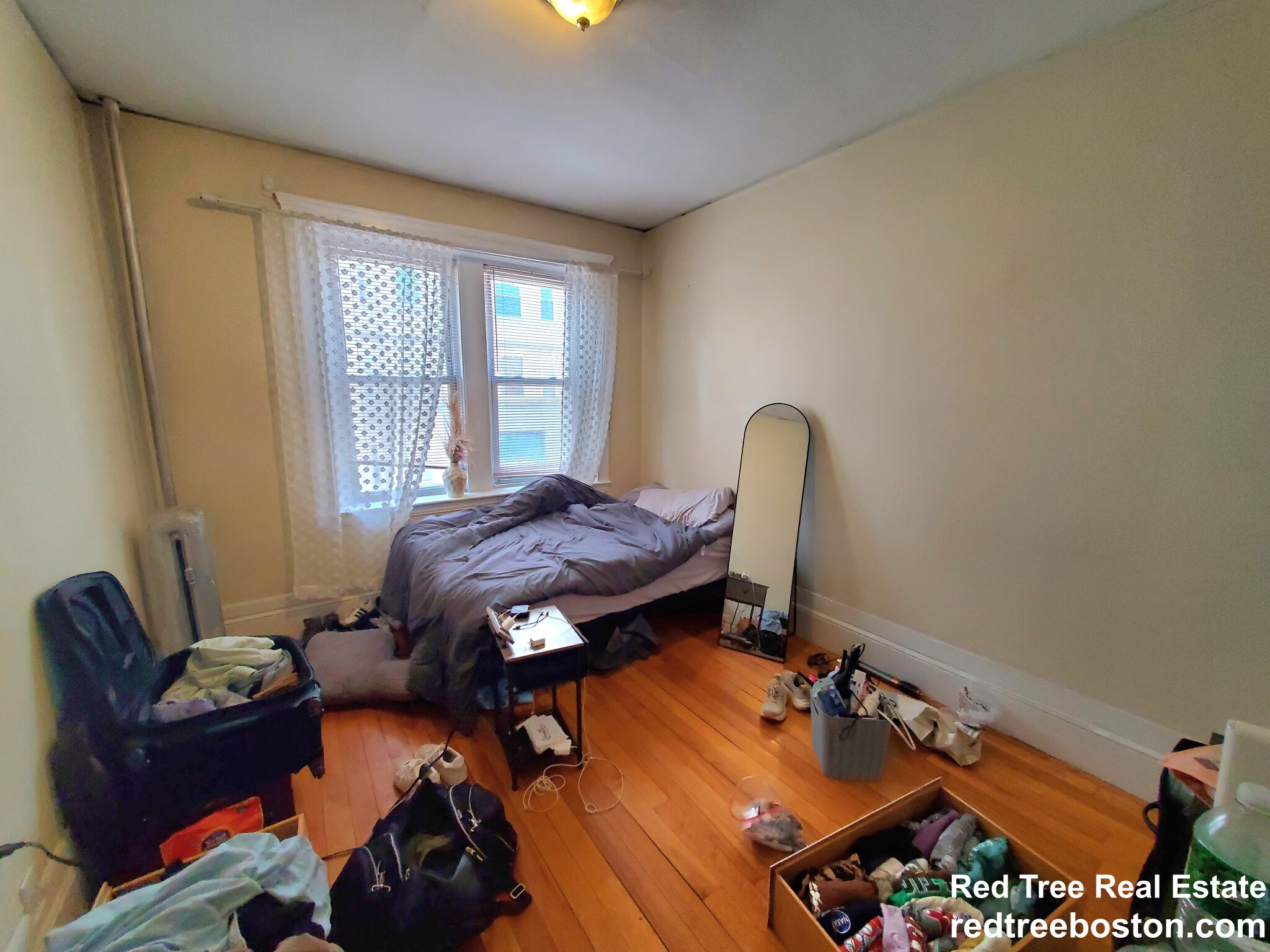 4 bed, 1 bath apartment for rent at 12 Royce Rd Unit 3, Allston — photo 13 of 28