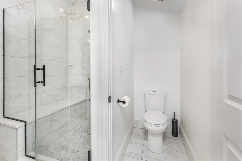 3 bed, 2 bath apartment for rent at 12 S Mason St Unit 3, Salem — photo 28 of 32