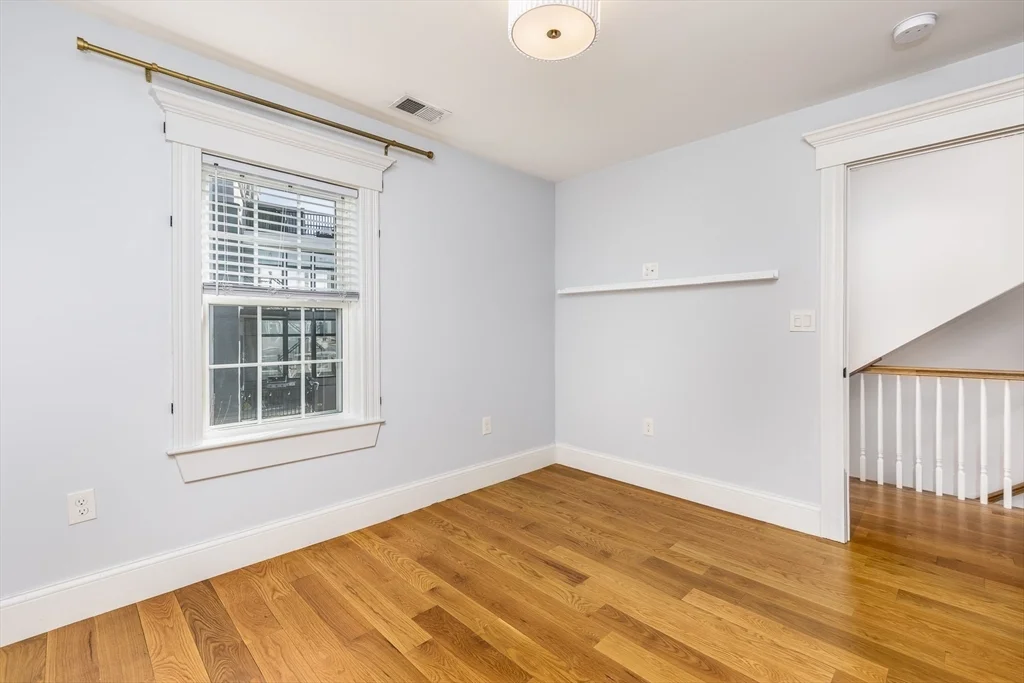3 bed, 2 bath apartment for rent at 12 S Mason St Unit 3, Salem — photo 14 of 32
