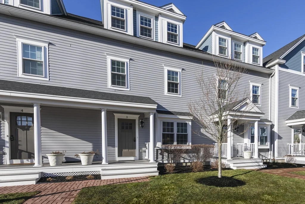 3 bed, 2 bath apartment for rent at 12 S Mason St Unit 3, Salem — photo 1 of 32
