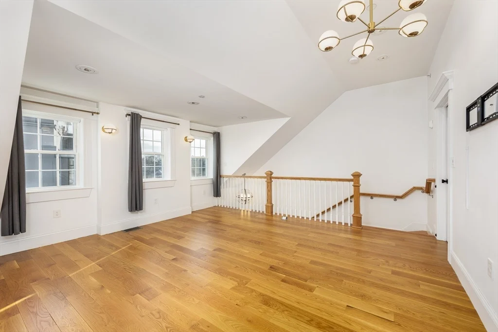 3 bed, 2 bath apartment for rent at 12 S Mason St Unit 3, Salem — photo 25 of 32