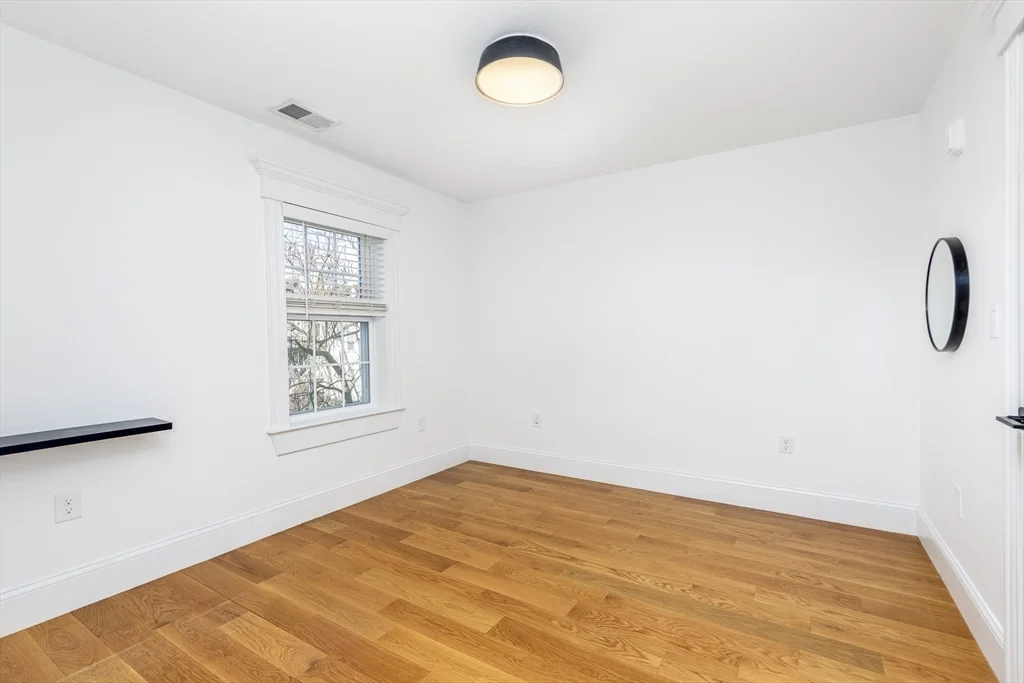3 bed, 2 bath apartment for rent at 12 S Mason St Unit 3, Salem — photo 13 of 32