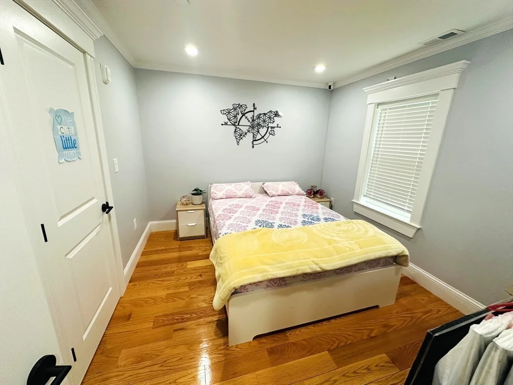 3 bed, 2 bath apartment for rent at 12 S Mason St Unit 5, Salem — photo 7 of 18