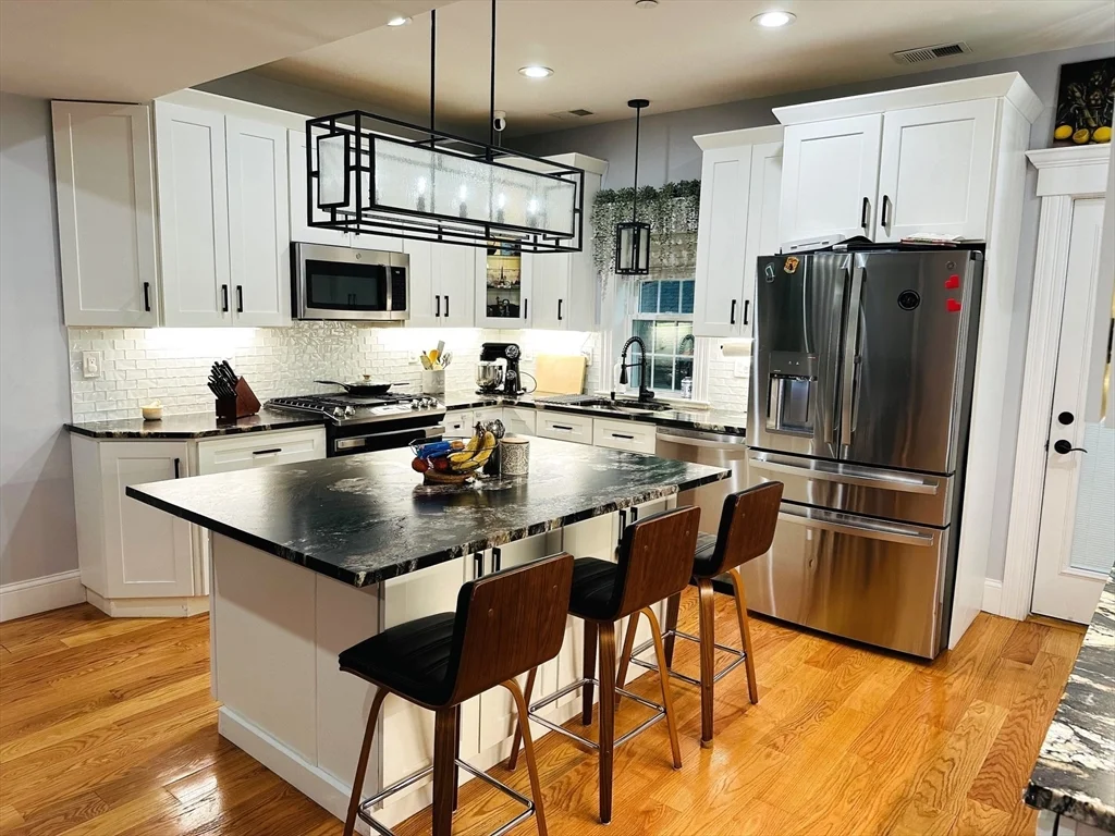 3 bed, 2 bath apartment for rent at 12 S Mason St Unit 5, Salem