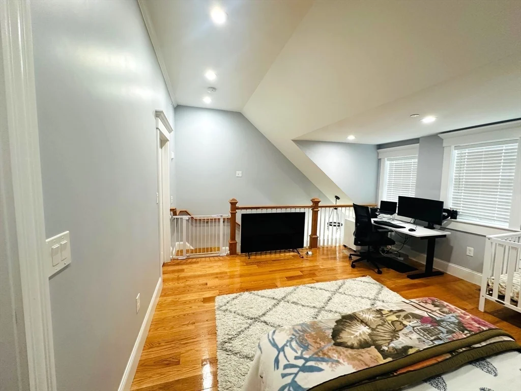 3 bed, 2 bath apartment for rent at 12 S Mason St Unit 5, Salem — photo 12 of 18