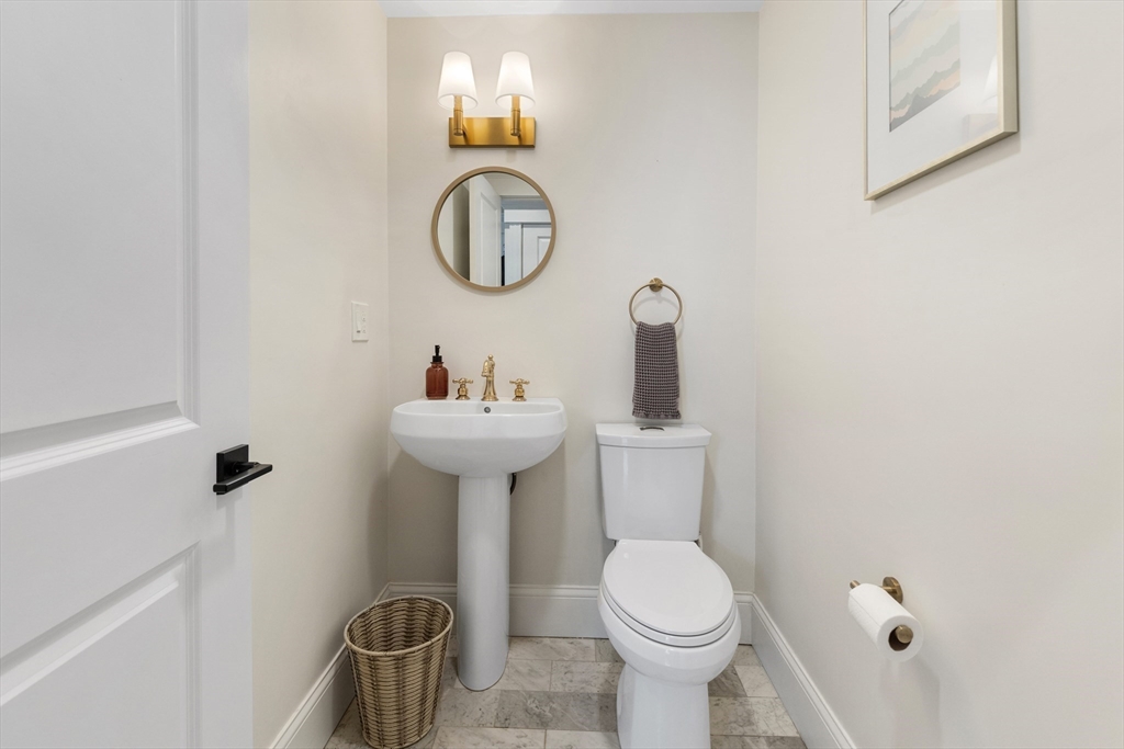 3 bed, 2 bath apartment for rent at 12 S Mason Unit 1, Salem — photo 17 of 31