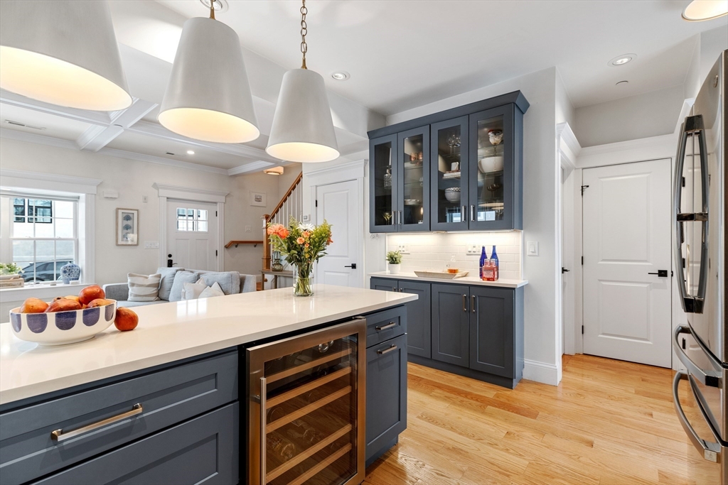 3 bed, 2 bath apartment for rent at 12 S Mason Unit 1, Salem — photo 3 of 31