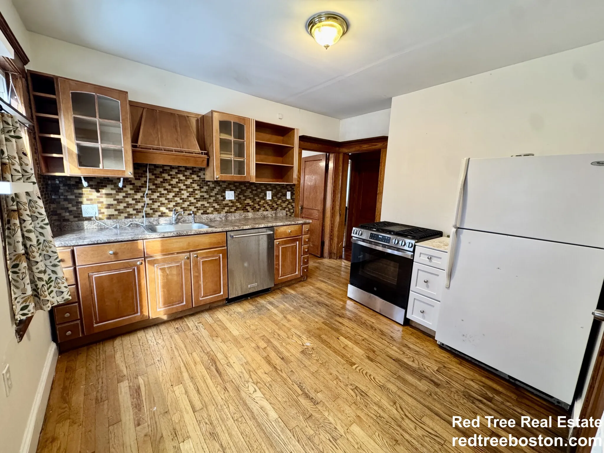 2 bed, 1 bath apartment for rent at 12 Saint Peter St Unit 1, Jamaica Plain — photo 6 of 36