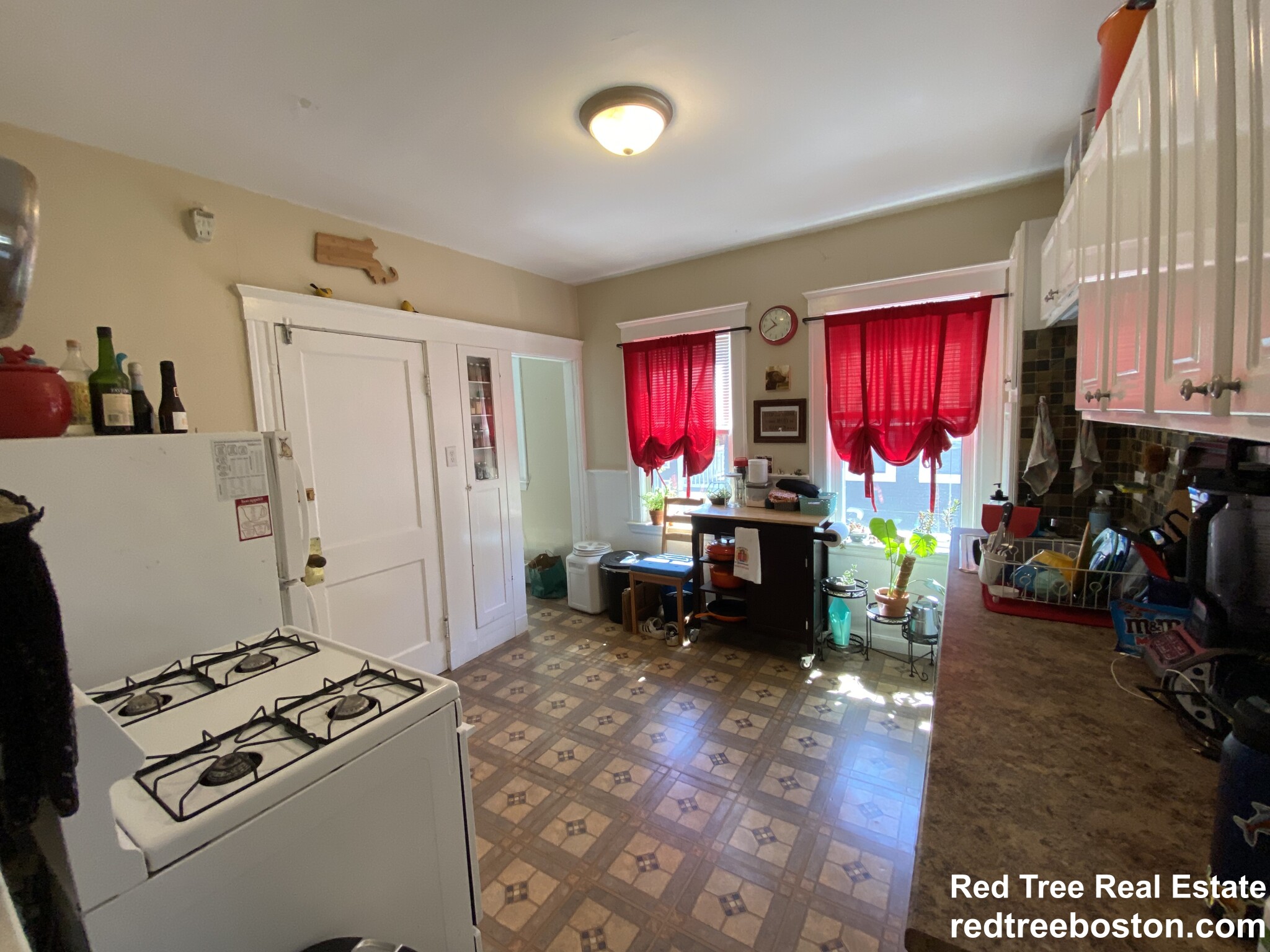 2 bed, 1 bath apartment for rent at 12 Saint Peter St Unit 2, Jamaica Plain — photo 7 of 18