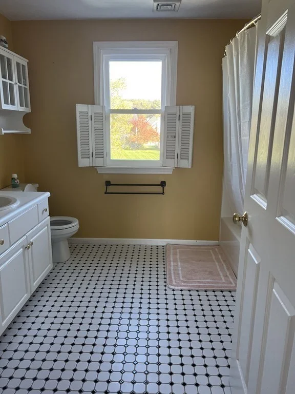 3 bed, 2 bath apartment for rent at 12 Sandpiper Dr, Shrewsbury — photo 28 of 42
