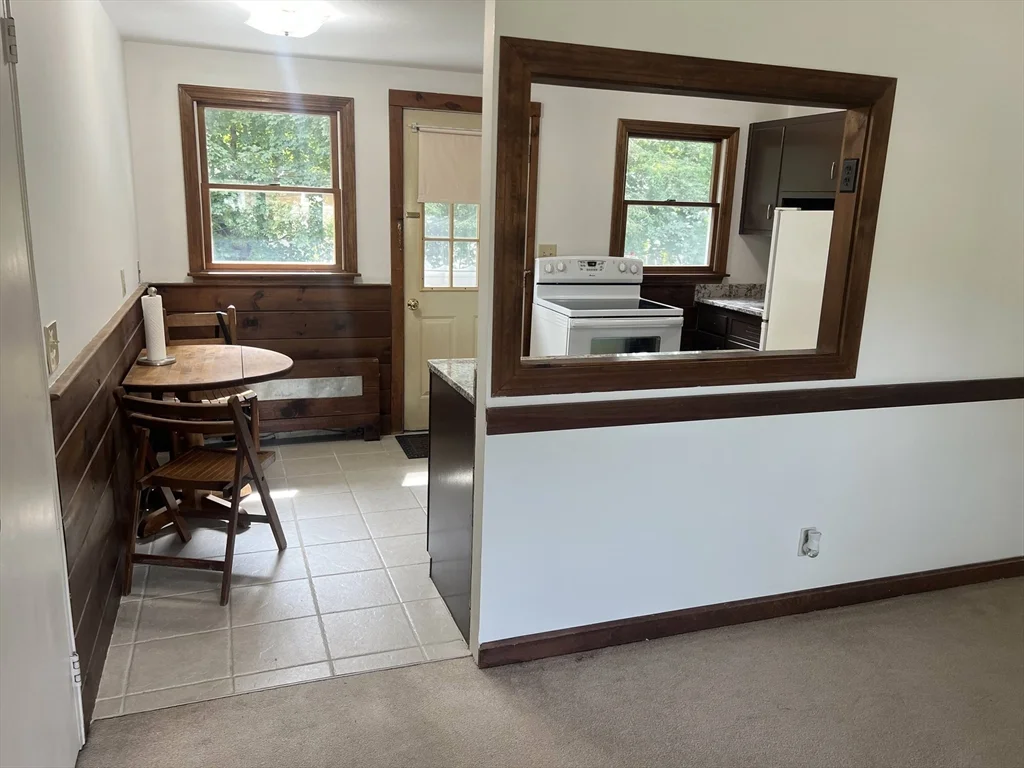 2 bed, 1 bath apartment for rent at 12 Saran Ave Unit 12, Bedford — photo 4 of 19