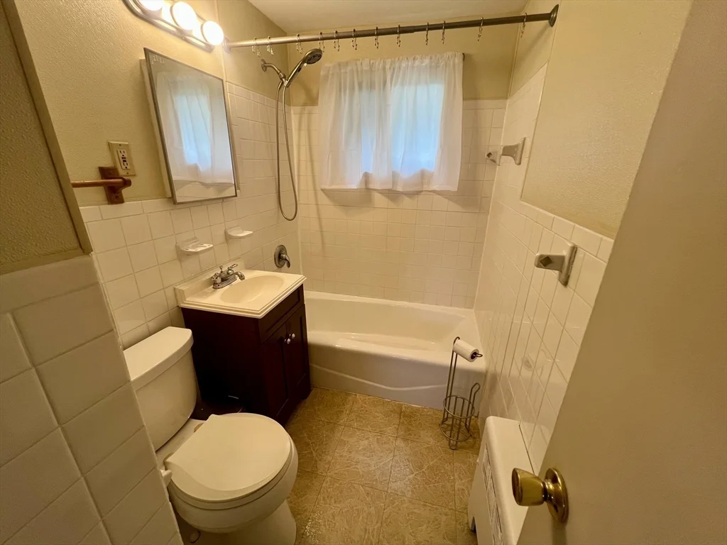 2 bed, 1 bath apartment for rent at 12 Saran Ave Unit 12, Bedford — photo 12 of 19