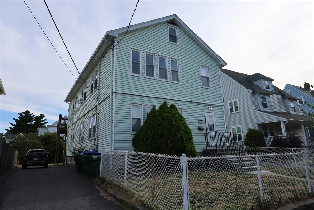 2 bed, 1 bath apartment for rent at 12 Second St Unit 2, Wellington