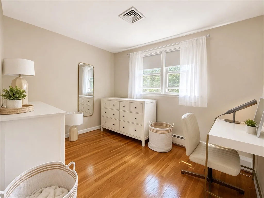4 bed, 2 bath apartment for rent at 12 Seneca Rd, Woburn — photo 13 of 29