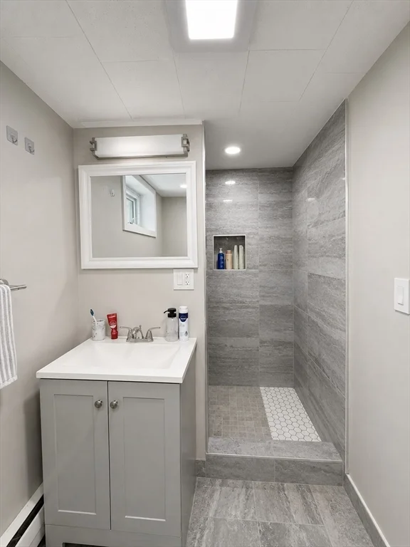 4 bed, 2 bath apartment for rent at 12 Seneca Rd, Woburn — photo 18 of 29