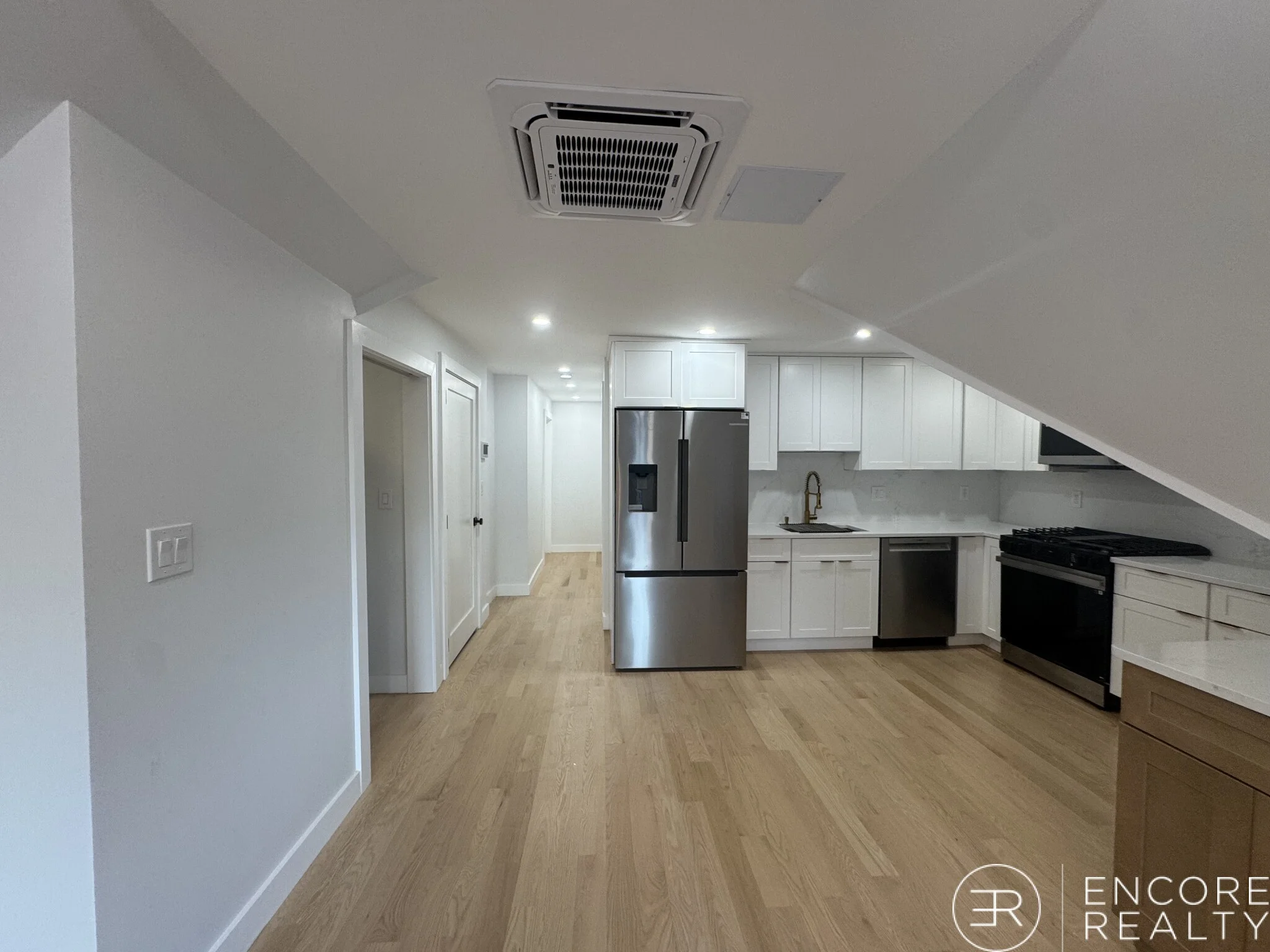 1 bed, 1 bath apartment for rent at 12 Sewall Ave Unit 3, Winthrop — photo 4 of 13