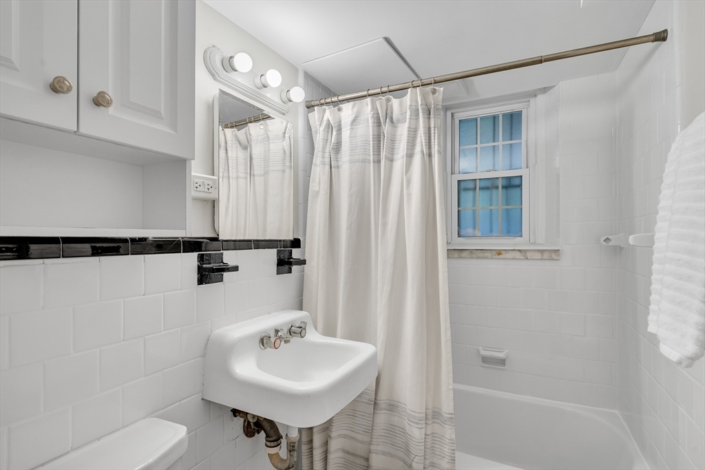 2 bed, 1 bath apartment for rent at 12 Shepard St Unit A, Harvard Square — photo 17 of 23