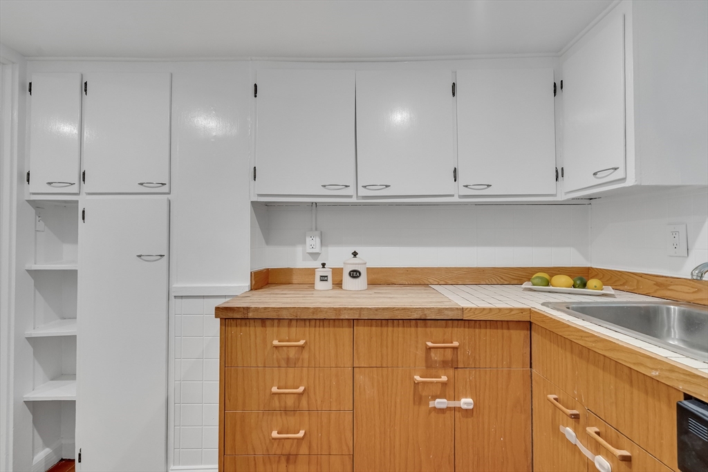 2 bed, 1 bath apartment for rent at 12 Shepard St Unit A, Harvard Square — photo 7 of 23