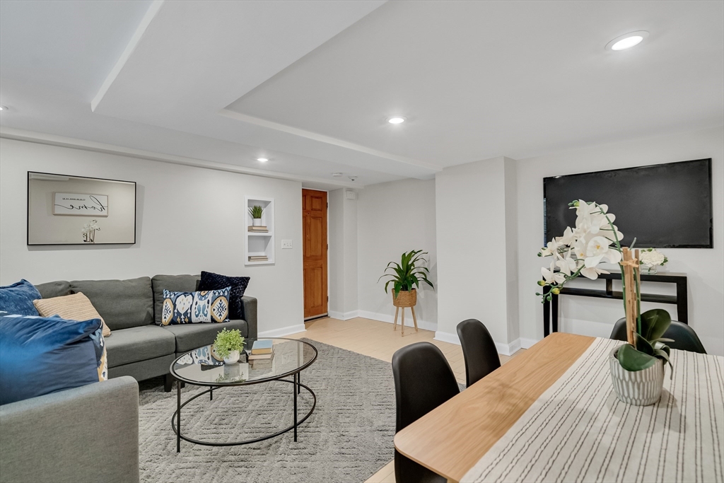2 bed, 1 bath apartment for rent at 12 Shepard St Unit A, Harvard Square — photo 2 of 23