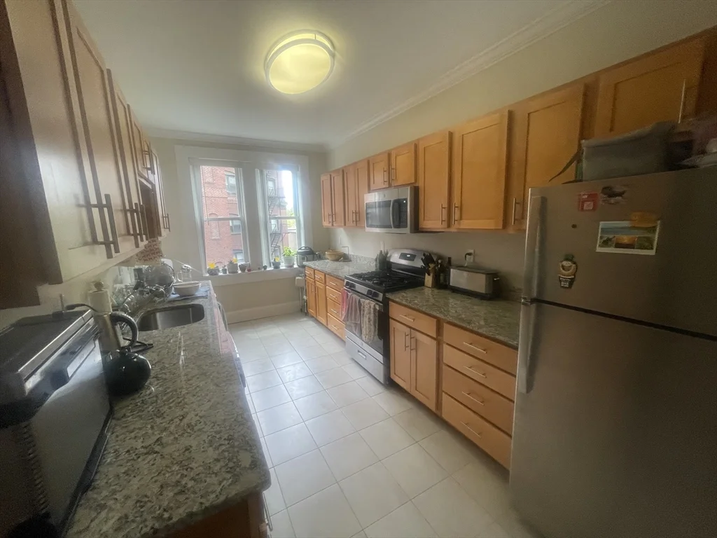 3 bed, 1 bath apartment for rent at 12 Short St Unit 5, Coolidge Corner — photo 9 of 15