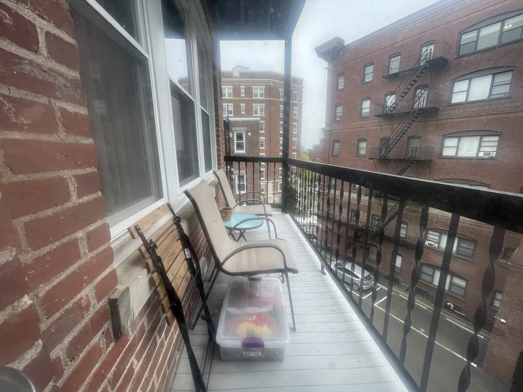 3 bed, 1 bath apartment for rent at 12 Short St Unit 6, Coolidge Corner — photo 10 of 15