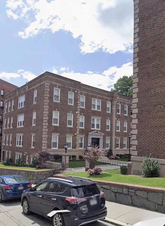 3 bed, 1 bath apartment for rent at 12 Short St Unit 6, Coolidge Corner — photo 15 of 15