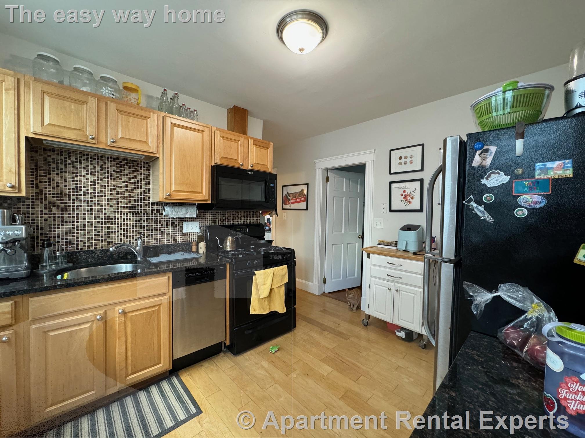 2 bed, 1 bath apartment for rent at 12 Silvey Pl Unit 1, Porter Square — photo 3 of 18