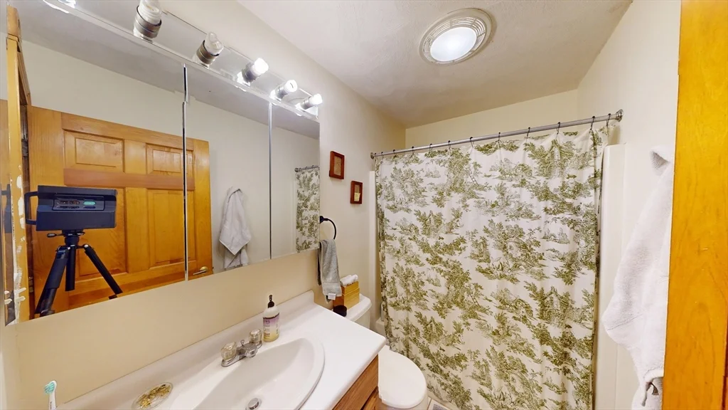 4 bed, 2 bath apartment for rent at 12 South St Unit 1, Brighton — photo 9 of 11