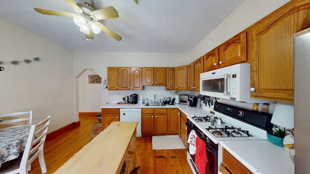 4 bed, 2 bath apartment for rent at 12 South St Unit 1, Brighton — photo 8 of 11