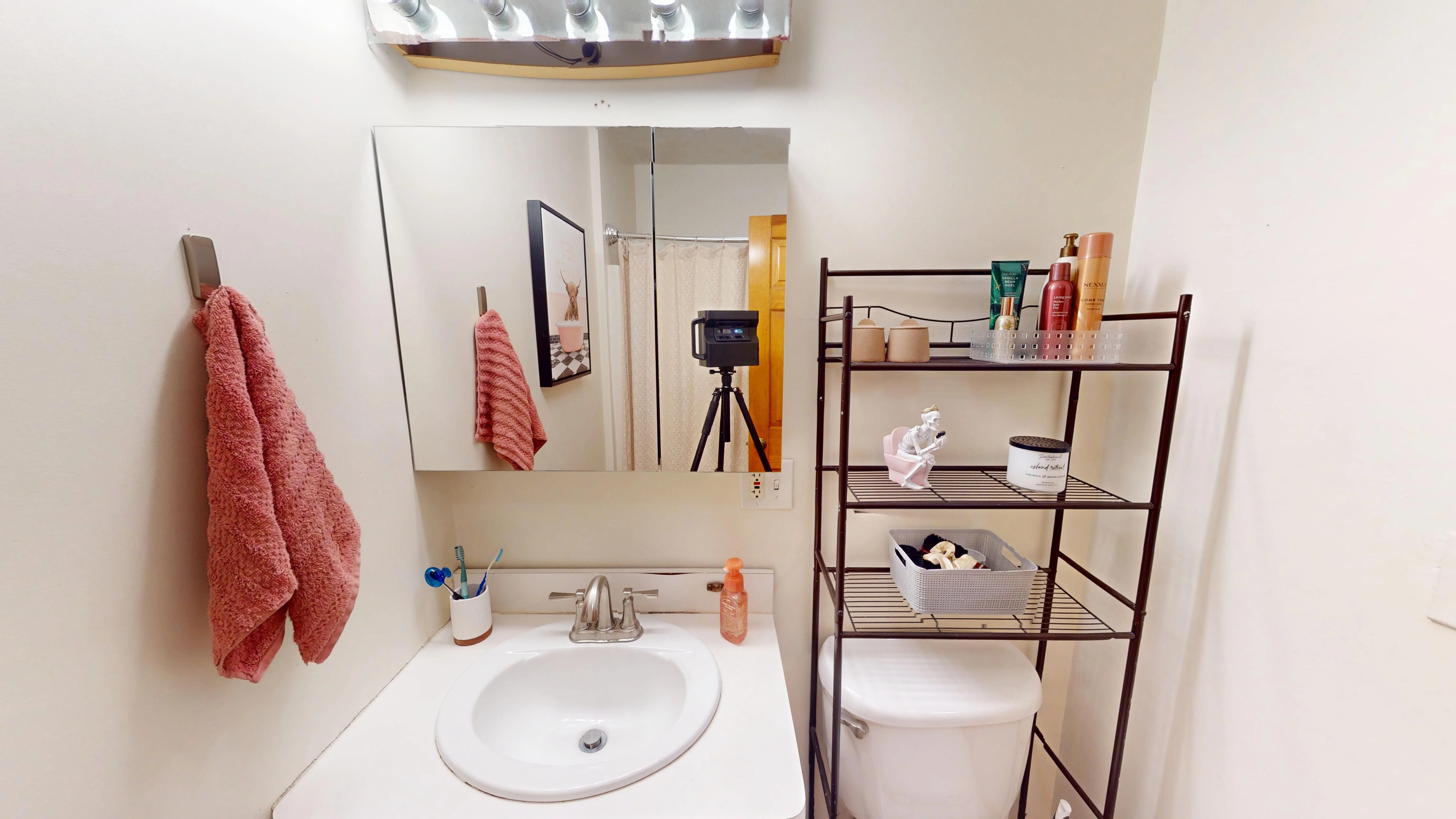 3 bed, 1 bath apartment for rent at 12 South St Unit 3, Brighton — photo 7 of 8