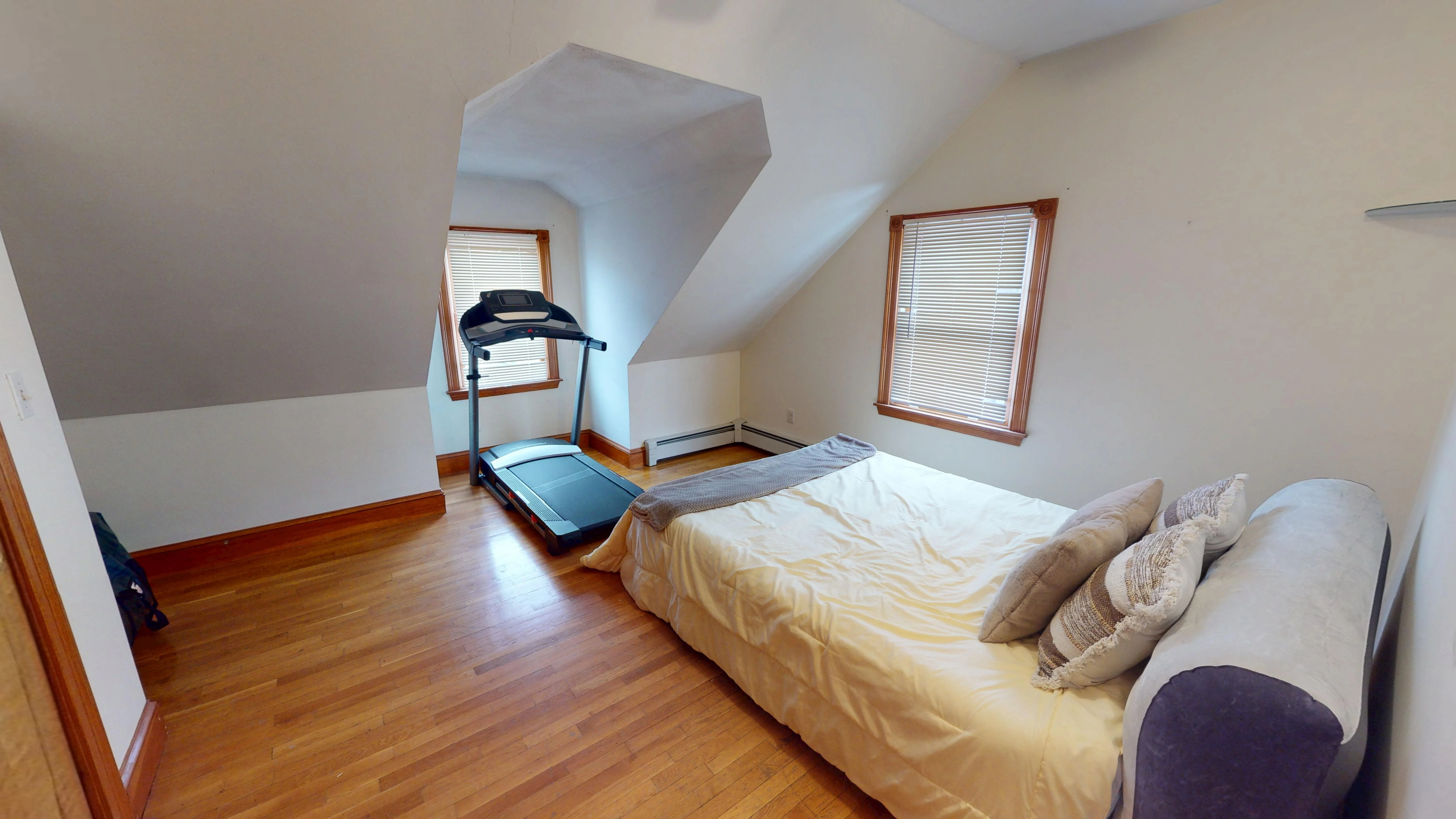 3 bed, 1 bath apartment for rent at 12 South St Unit 3, Brighton — photo 6 of 8