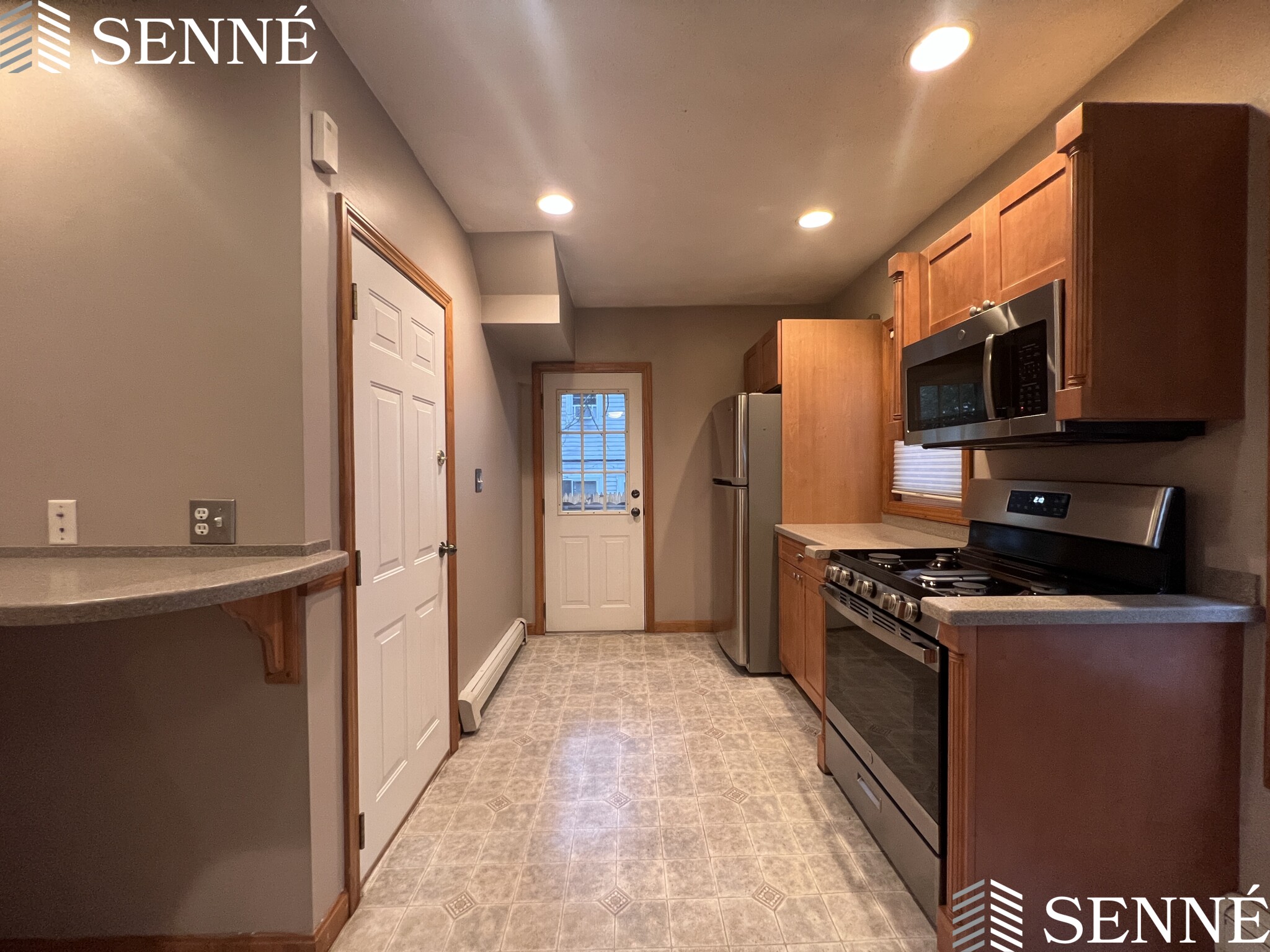 3 bed, 1 bath apartment for rent at 12 Speridakis Ter, Cambridgeport — photo 4 of 24