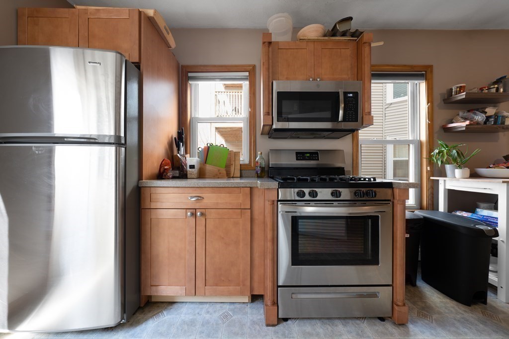 2 bed, 1 bath apartment for rent at 12 Speridakis Ter Unit 1, Cambridgeport — photo 3 of 11