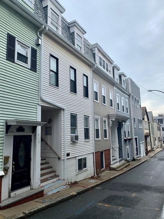 Studio bed, 1 bath apartment for rent at 12 Springer St Unit 2, South Boston — photo 6 of 6