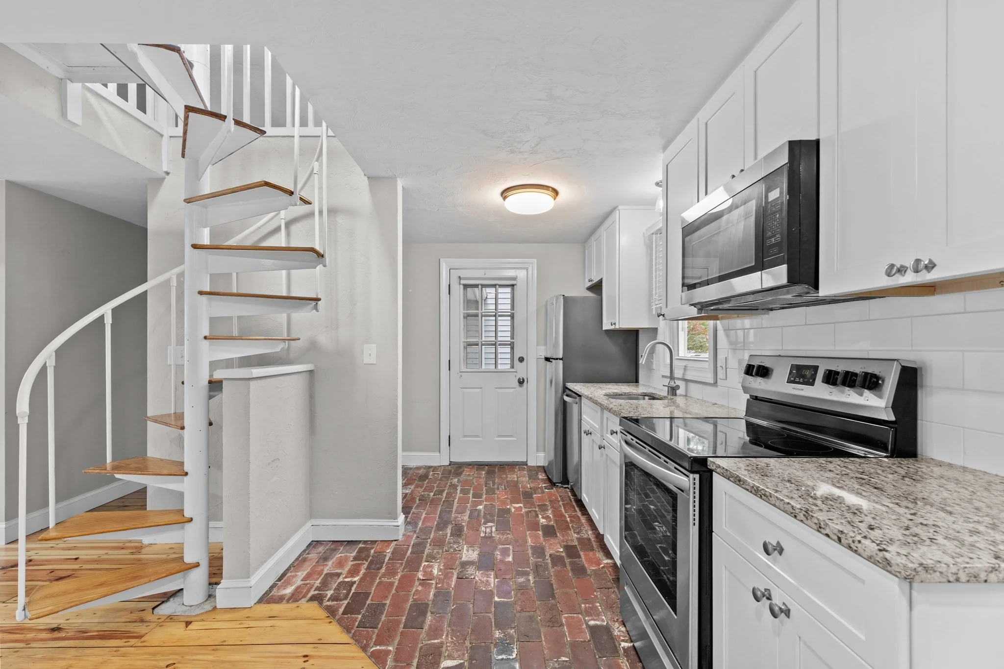 2 bed, 1 bath apartment for rent at 12 State Rd Unit 2E, Plymouth — photo 8 of 31