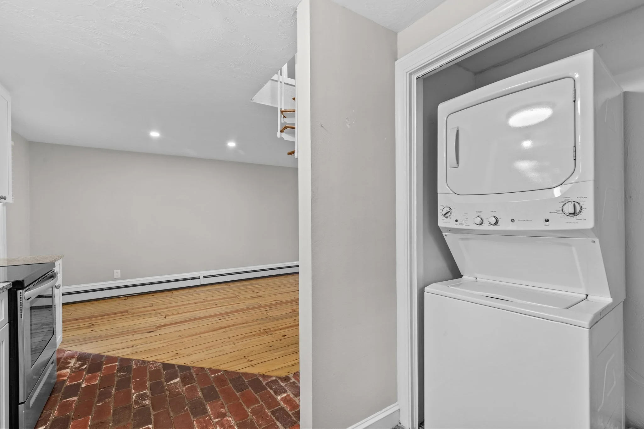 2 bed, 1 bath apartment for rent at 12 State Rd Unit 2E, Plymouth — photo 7 of 31