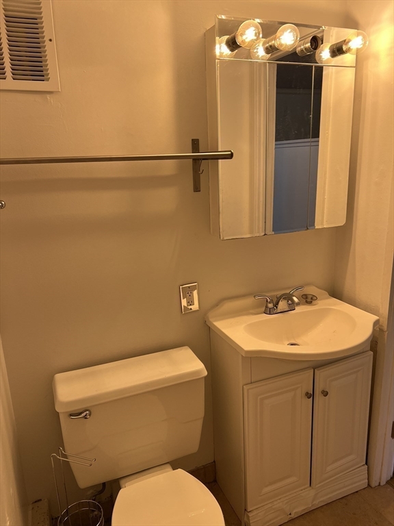 1 bed, 1 bath apartment for rent at 12 Stoneholm St Unit 402, Fenway — photo 6 of 12