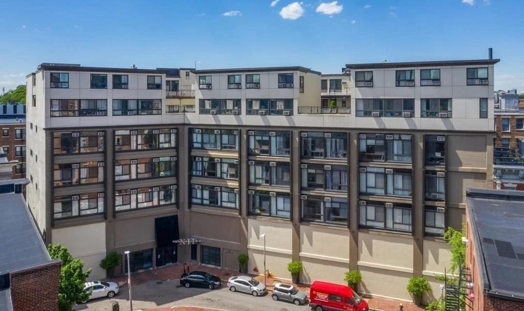 1 bed, 1 bath apartment for rent at 12 Stoneholm St Unit 402, Fenway — photo 1 of 12