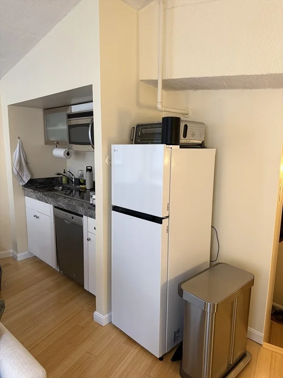 Studio bed, 1 bath apartment for rent at 12 Stoneholm St Unit 422, Fenway — photo 2 of 25