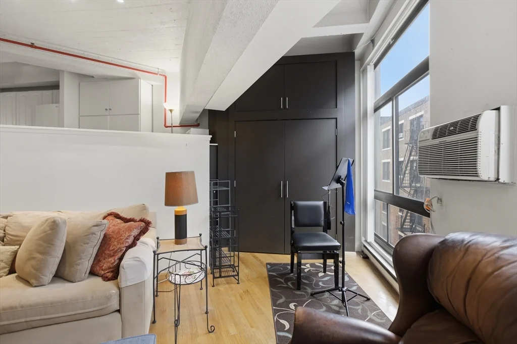 1 bed, 1 bath apartment for rent at 12 Stoneholm St Unit 425, Back Bay — photo 5 of 40