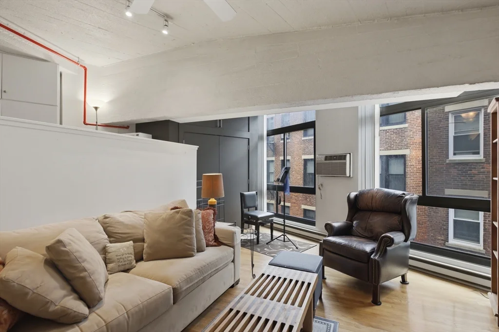 1 bed, 1 bath apartment for rent at 12 Stoneholm St Unit 425, Back Bay — photo 2 of 40