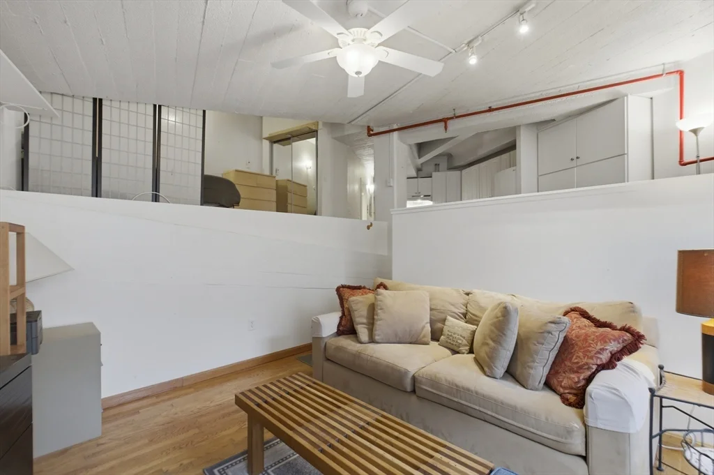 1 bed, 1 bath apartment for rent at 12 Stoneholm St Unit 425, Back Bay — photo 10 of 40