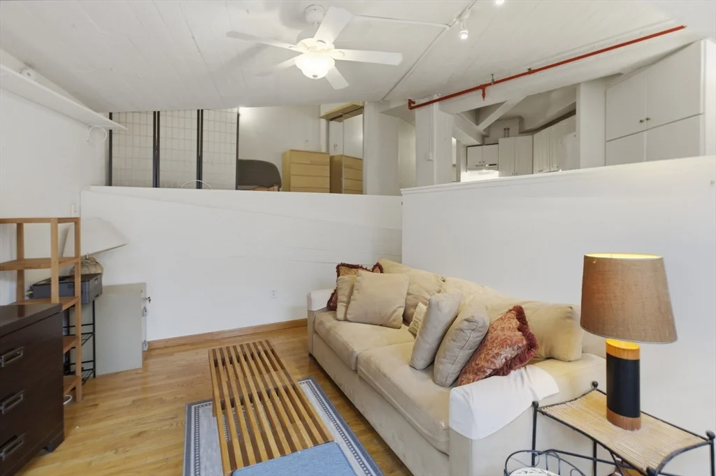 1 bed, 1 bath apartment for rent at 12 Stoneholm St Unit 425, Back Bay — photo 9 of 40