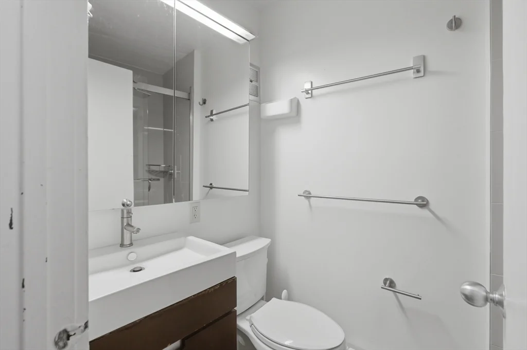 1 bed, 1 bath apartment for rent at 12 Stoneholm St Unit 425, Back Bay — photo 27 of 40