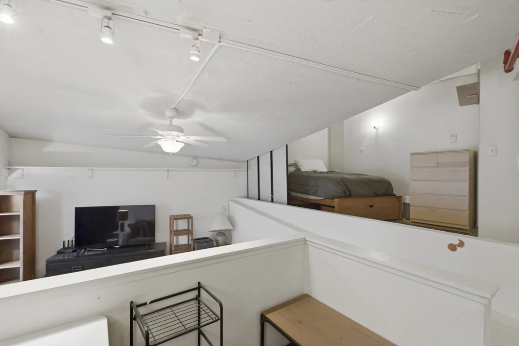 1 bed, 1 bath apartment for rent at 12 Stoneholm St Unit 425, Back Bay — photo 17 of 40