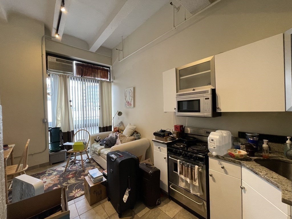 1 bed, 1 bath apartment for rent at 12 Stoneholm St Unit 517, Fenway — photo 2 of 9