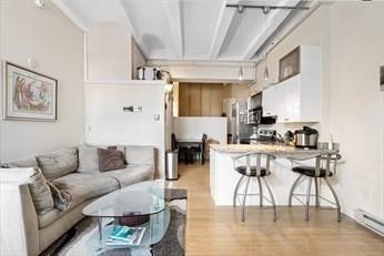 1 bed, 1 bath apartment for rent at 12 Stoneholm St Unit 524, Back Bay — photo 3 of 11